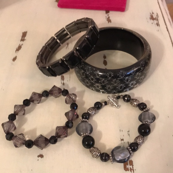 Bracelet lot of 4 black and silver bangle and beaded - Picture 4 of 11